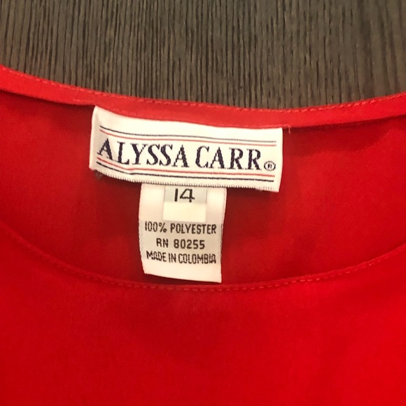 Red woman’s blouse - Picture 11 of 12